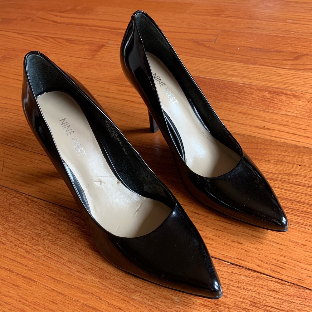Nine West black patent pumps